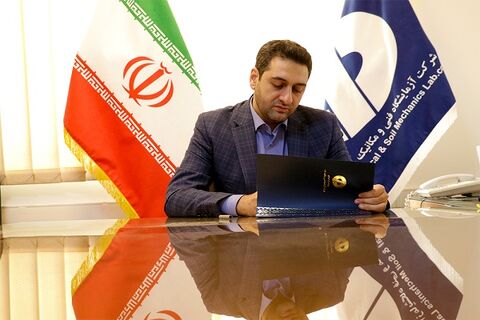 در هفتمین نمایشگاه حمل و نقل صورت گرفت؛ استقبال دانشجویان، متخصصان و شرکت‌های دانش‌ بنیان از فناورانه‌های شرکت آزمایشگاه فنی و مکانیک خاک